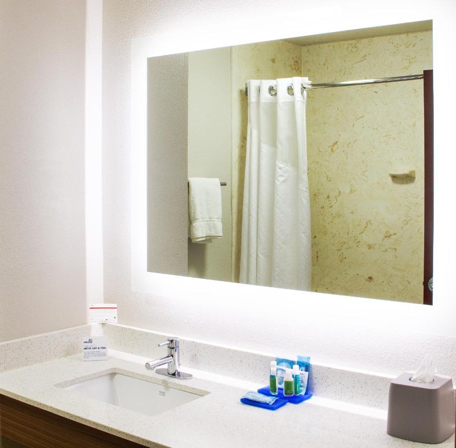 Holiday Inn Express & Suites Lexington Downtown Area-Keeneland By Ihg Exterior foto