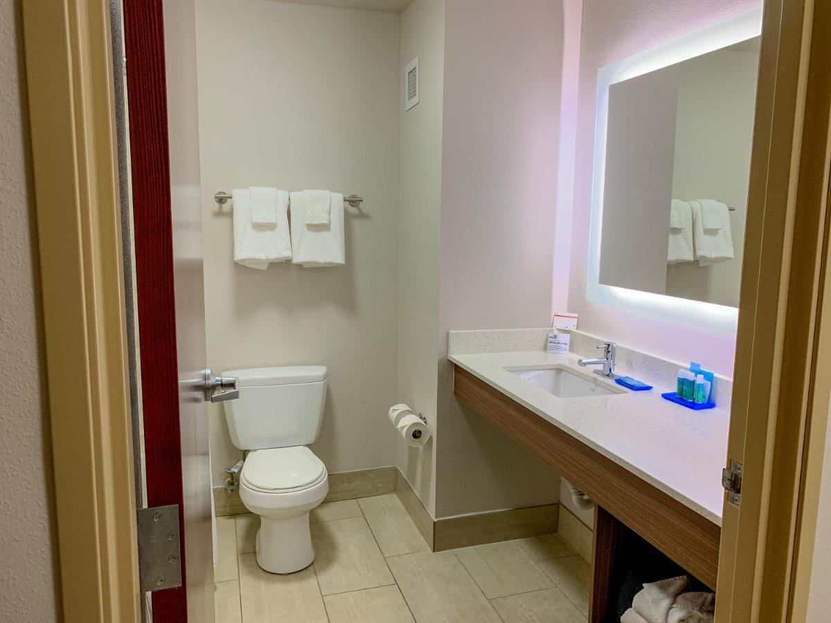 Holiday Inn Express & Suites Lexington Downtown Area-Keeneland By Ihg Exterior foto