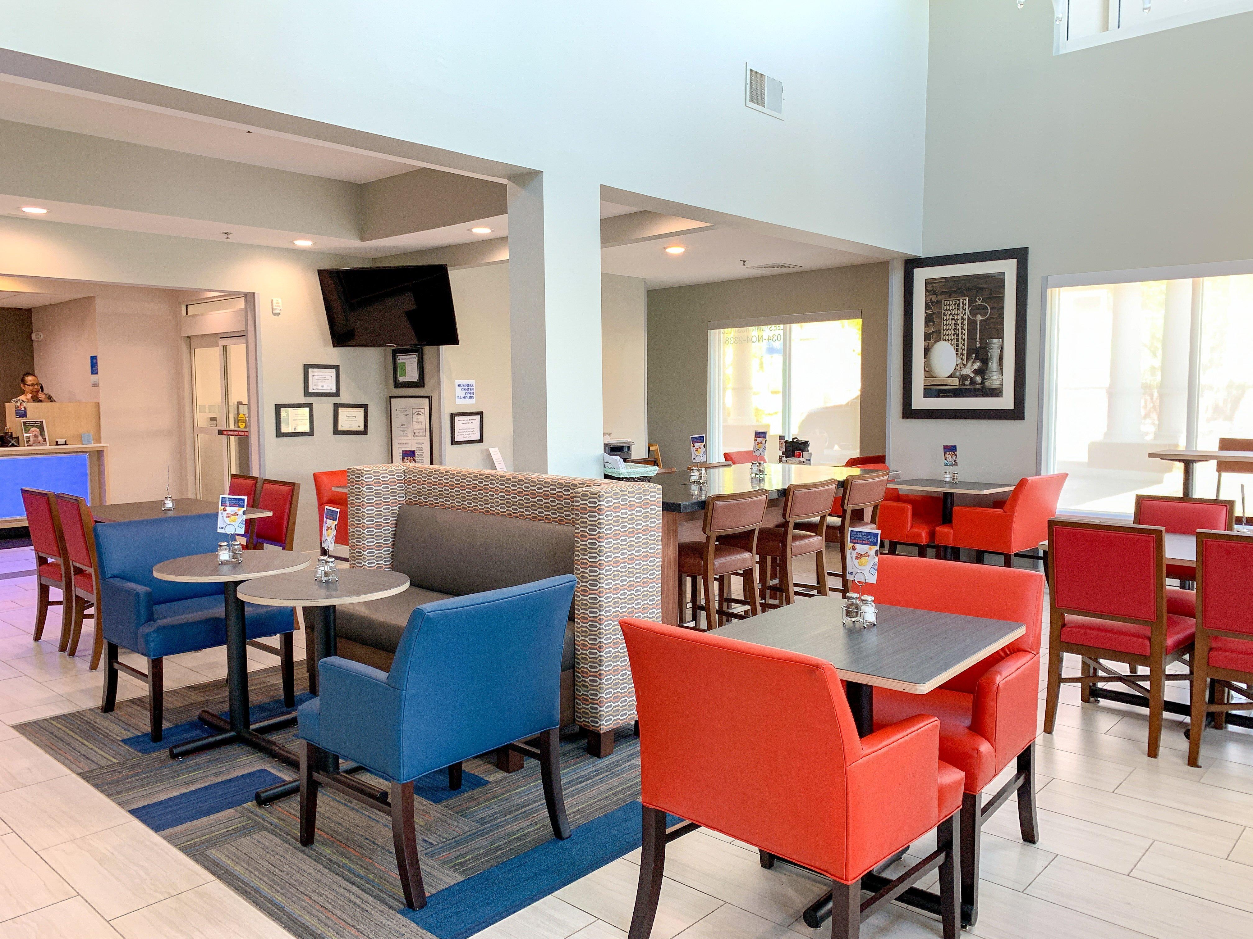 Holiday Inn Express & Suites Lexington Downtown Area-Keeneland By Ihg Exterior foto