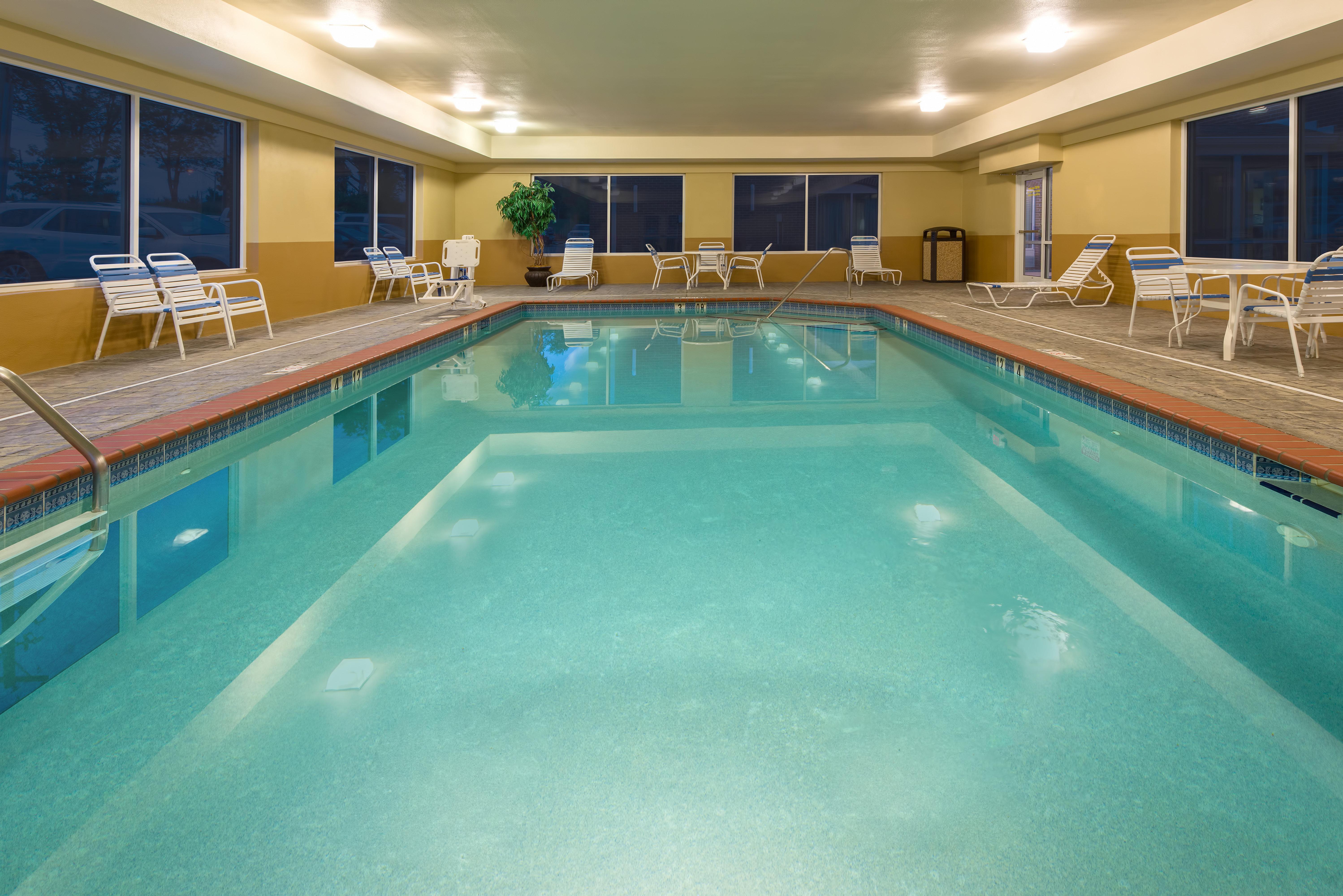 Holiday Inn Express & Suites Lexington Downtown Area-Keeneland By Ihg Exterior foto