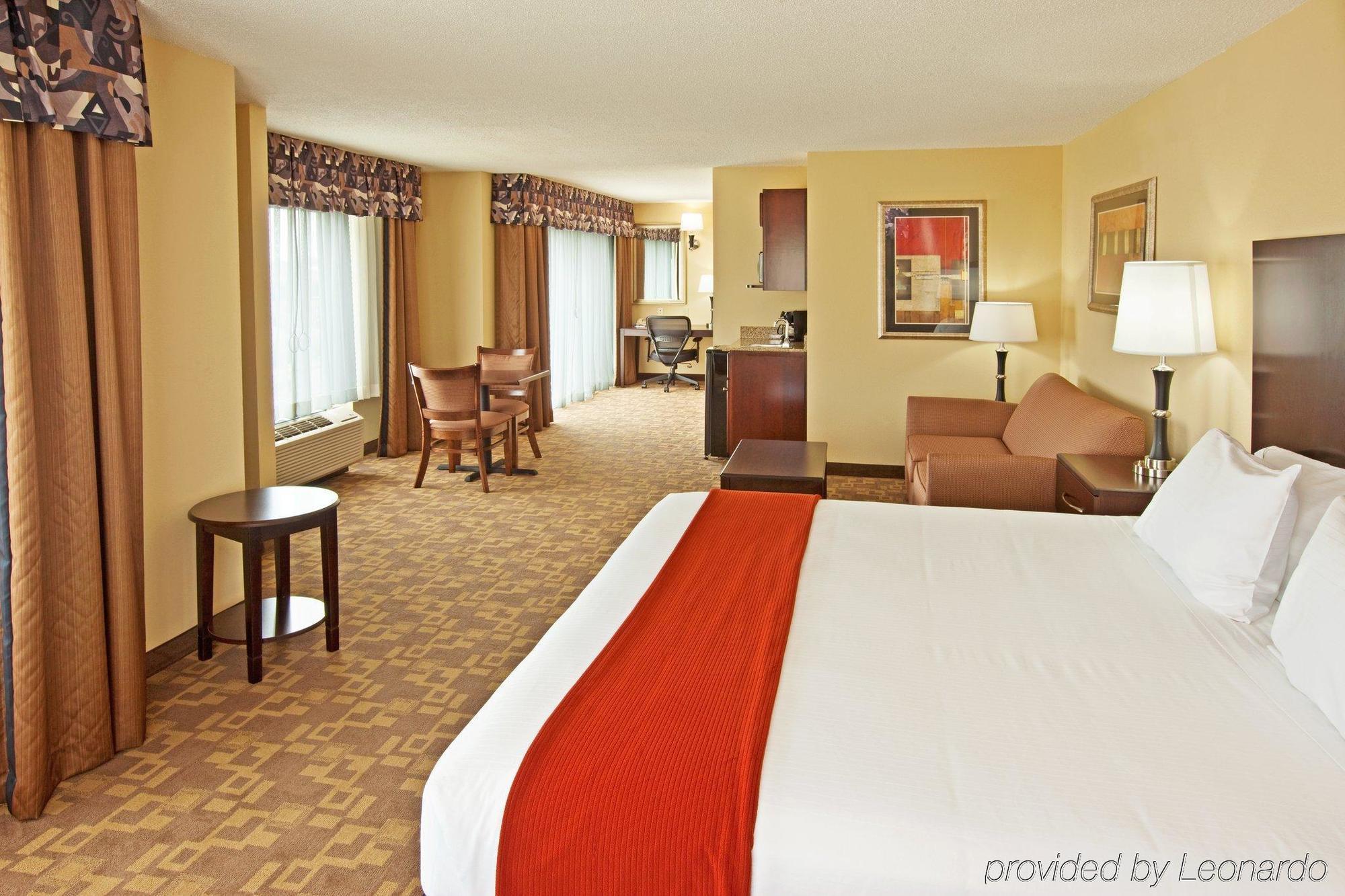 Holiday Inn Express & Suites Lexington Downtown Area-Keeneland By Ihg Exterior foto