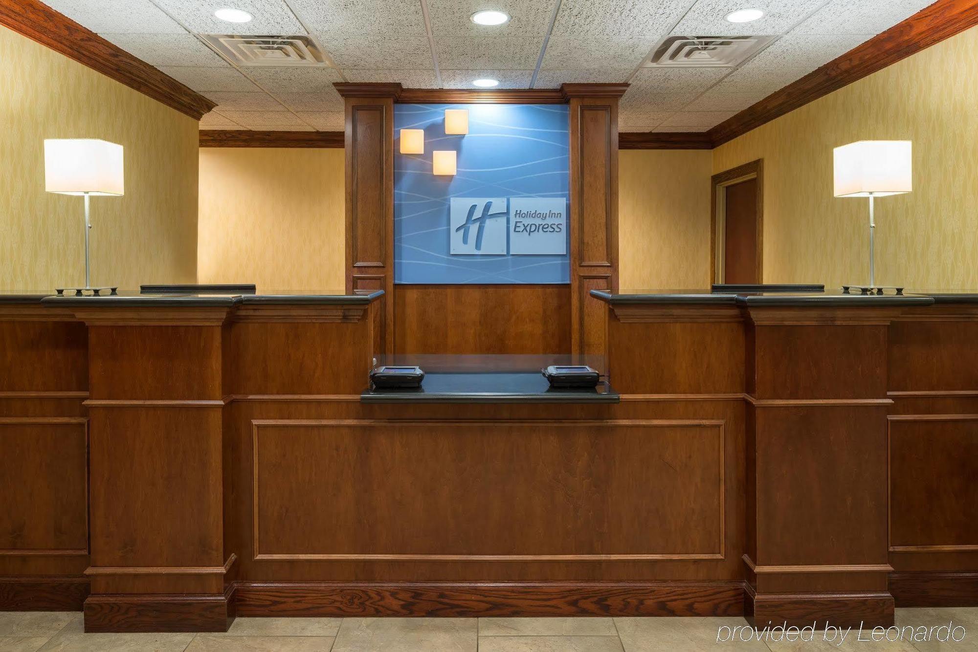 Holiday Inn Express & Suites Lexington Downtown Area-Keeneland By Ihg Exterior foto