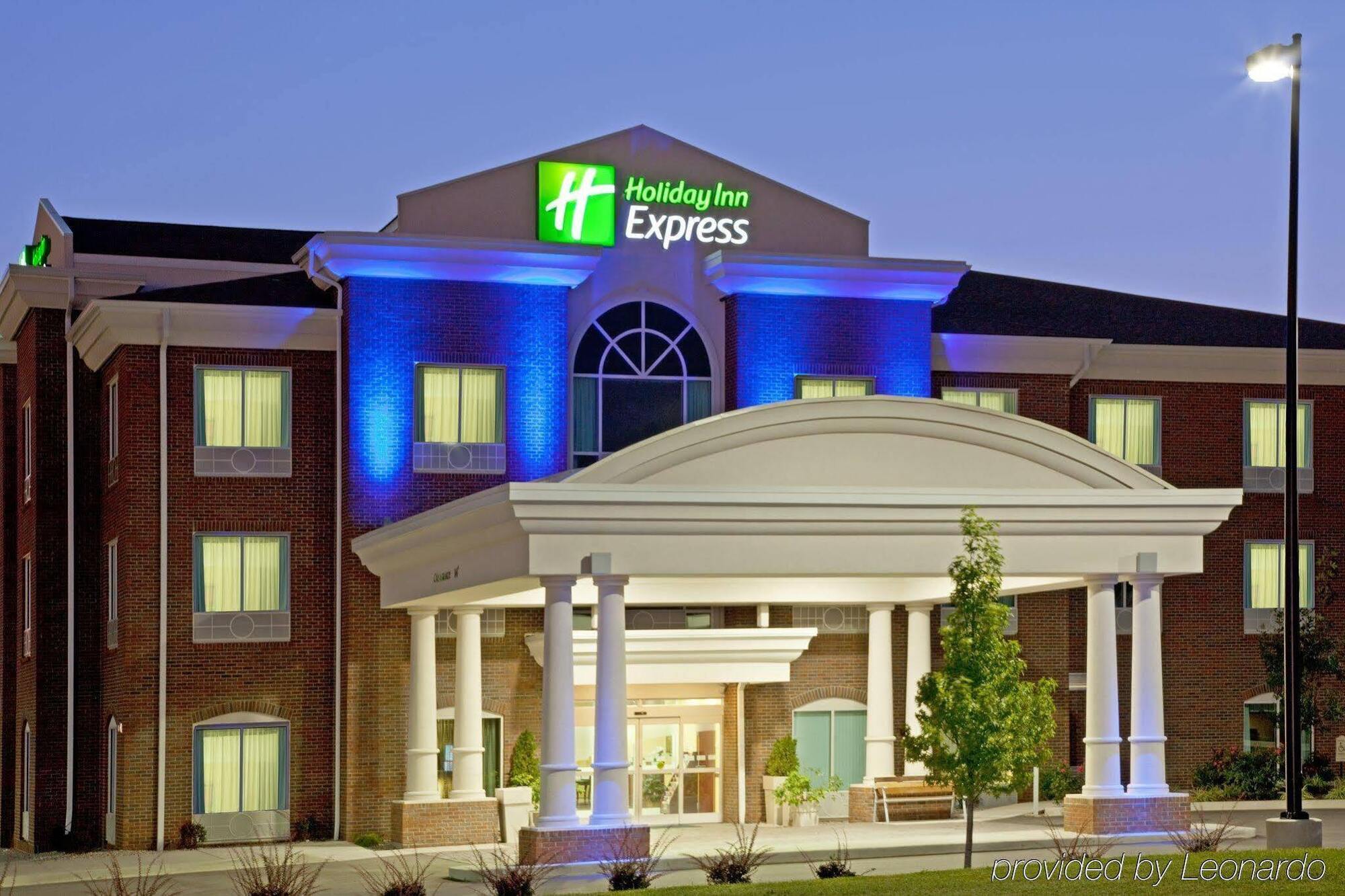 Holiday Inn Express & Suites Lexington Downtown Area-Keeneland By Ihg Exterior foto