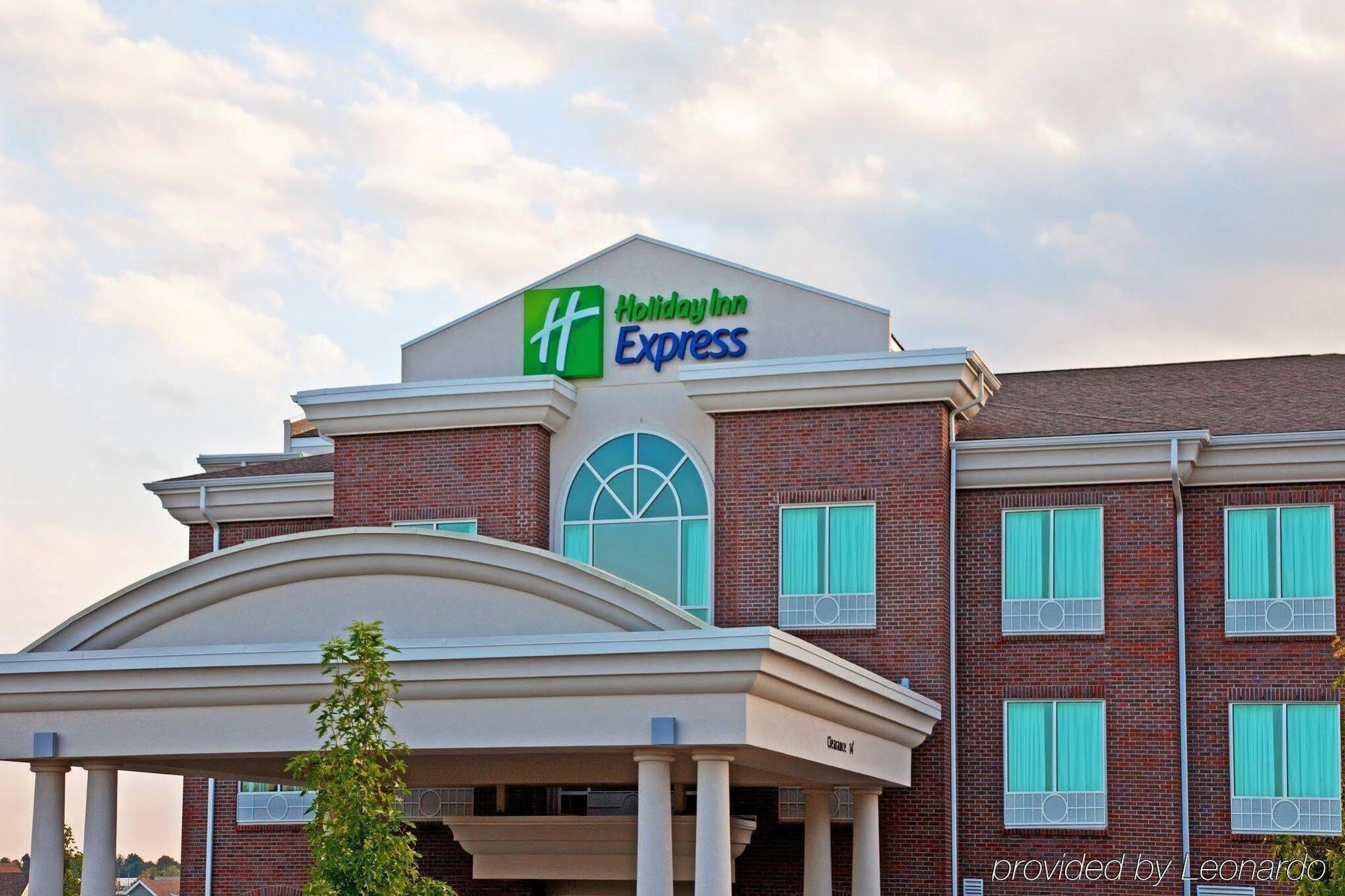 Holiday Inn Express & Suites Lexington Downtown Area-Keeneland By Ihg Exterior foto